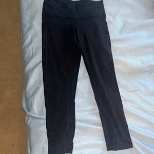 Black Lululemon Capris Leggings 21" Size 2